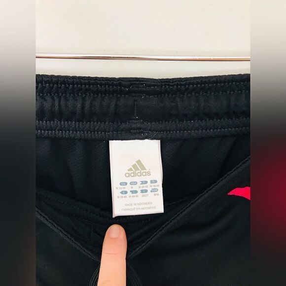 Vintage Adidas shorts in black and pink. Size medium - Picture 2 of 4